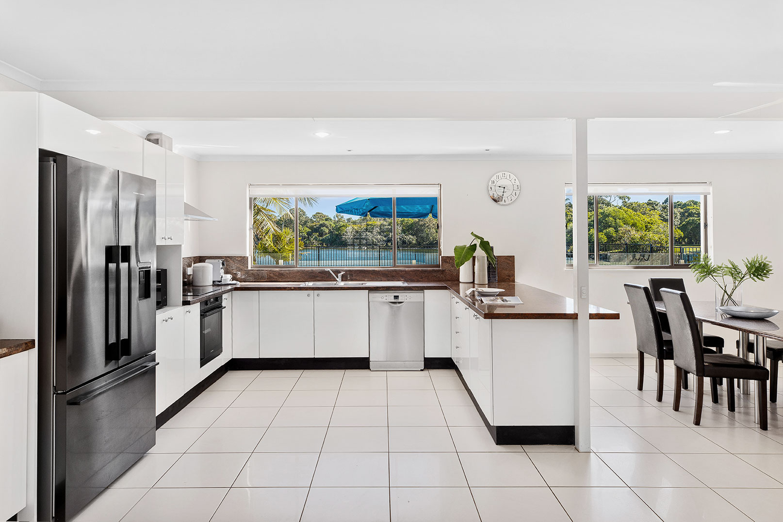 20 Noosa Parade, Noosa Heads | Niche Holidays Noosa